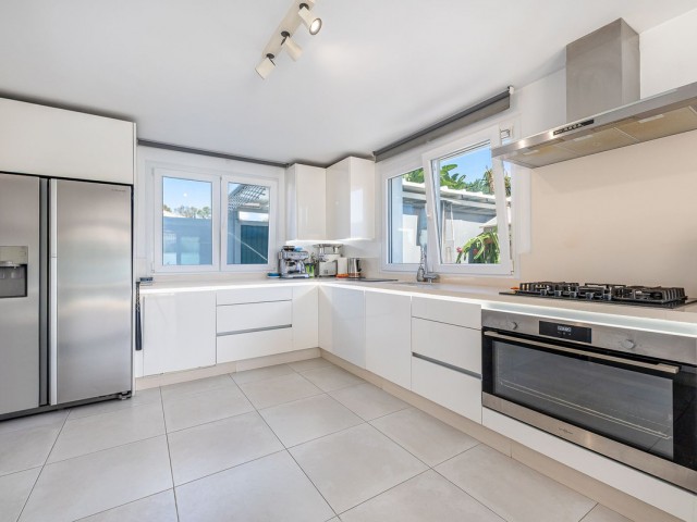 3 Bedrooms Villa in Estepona