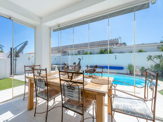 3 Bedrooms Villa in Estepona