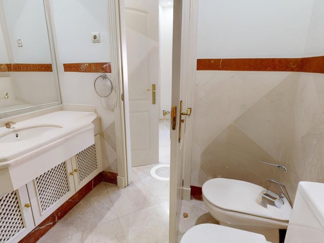 3 Bedrooms Apartment in Marbella