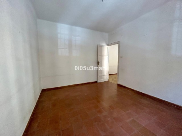 4 Bedrooms Apartment in Málaga