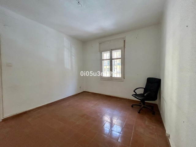 4 Bedrooms Apartment in Málaga