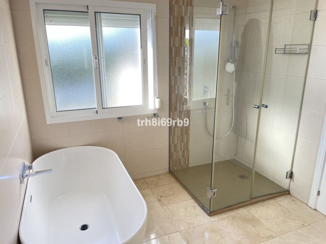 3 Sovrums Villa i New Golden Mile
