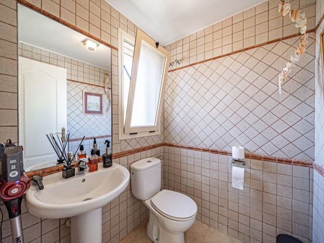 Villa con 4 Dormitorios  en Estepona