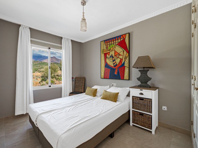 Villa con 4 Dormitorios  en Estepona