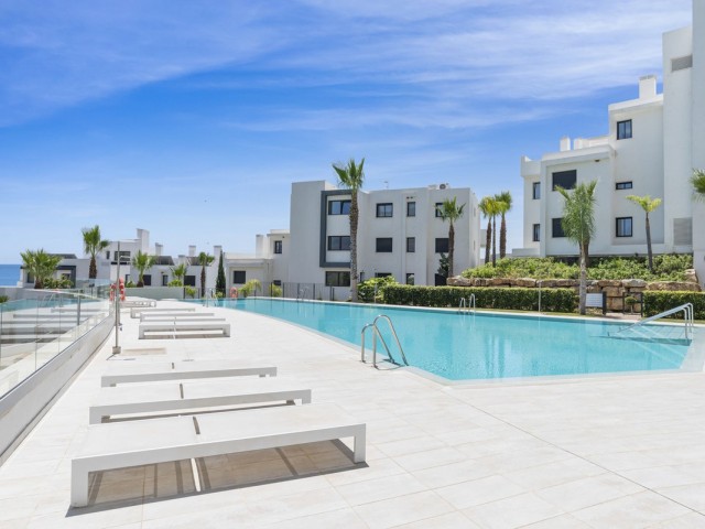 Apartamento con 2 Dormitorios  en Estepona