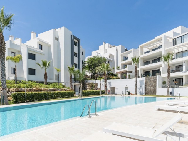 Apartamento con 2 Dormitorios  en Estepona