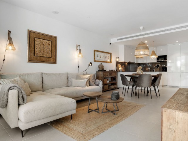 Apartamento con 2 Dormitorios  en Estepona