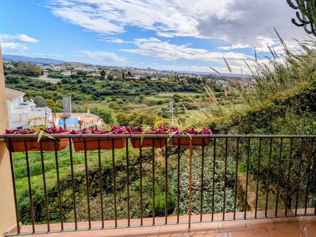 2 Bedrooms Apartment in Benahavís