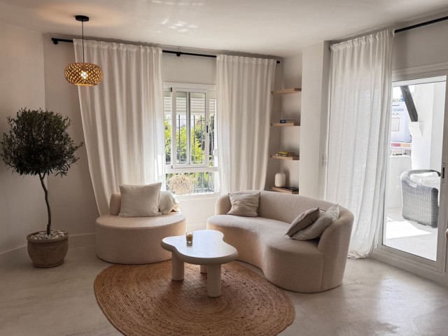 3 Bedrooms Apartment in Nueva Andalucía