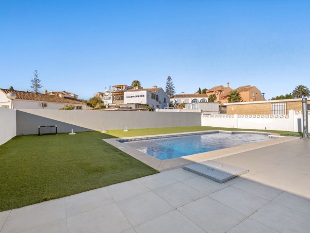Villa con 5 Dormitorios  en El Faro