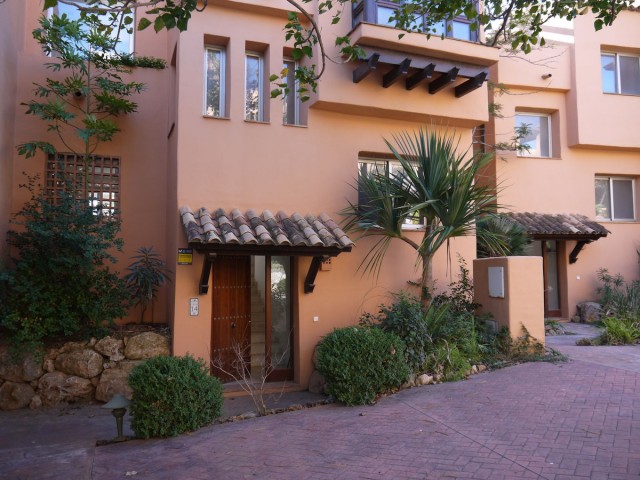 Adosado con 5 Dormitorios  en Riviera del Sol