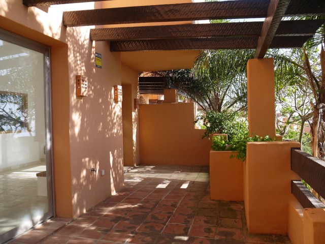 Adosado con 5 Dormitorios  en Riviera del Sol