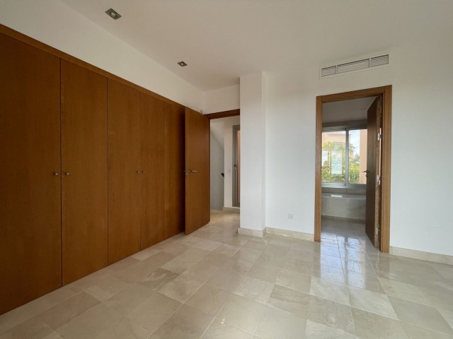 Adosado con 5 Dormitorios  en Riviera del Sol