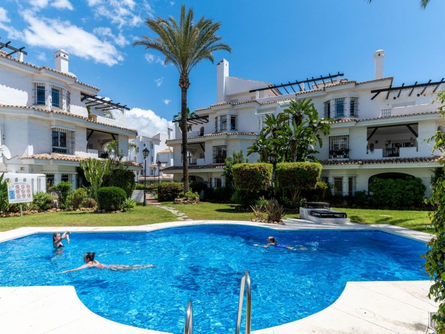 3 Bedrooms Apartment in Nueva Andalucía