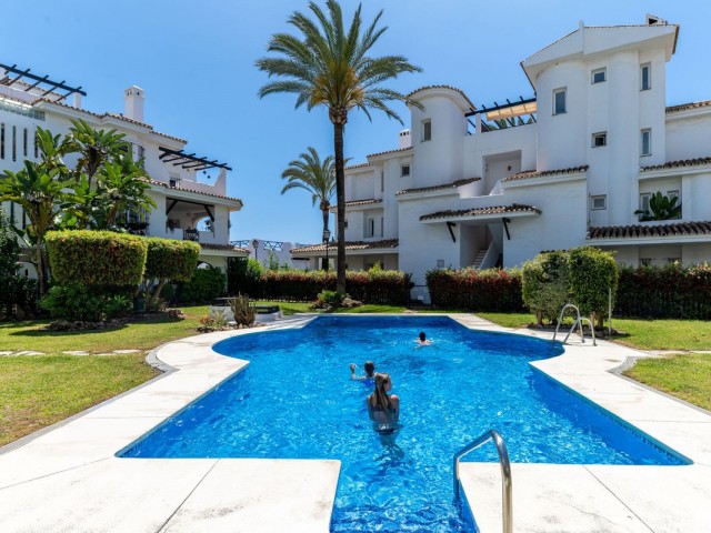 3 Bedrooms Apartment in Nueva Andalucía