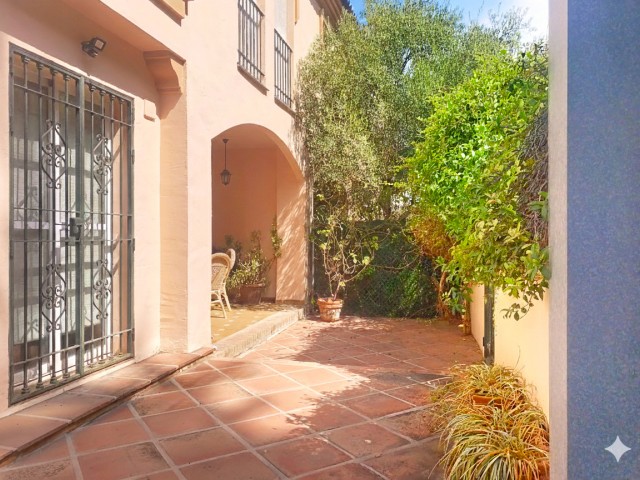 4 Sovrums Villa i Guadalmina Alta