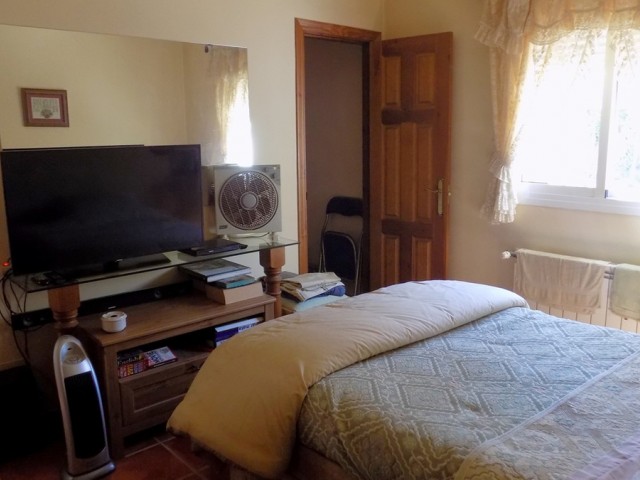 4 Bedrooms Villa in El Burgo