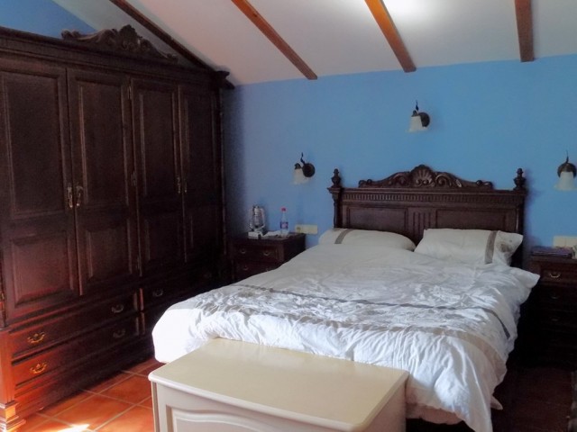 4 Bedrooms Villa in El Burgo
