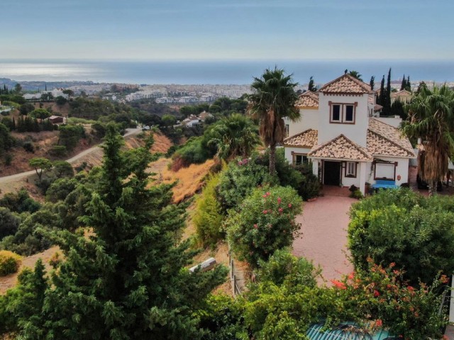 5 Bedrooms Villa in Estepona