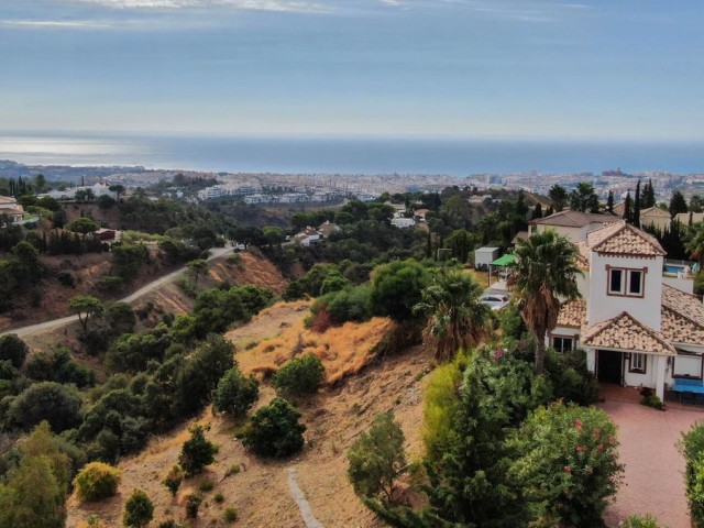 5 Bedrooms Villa in Estepona