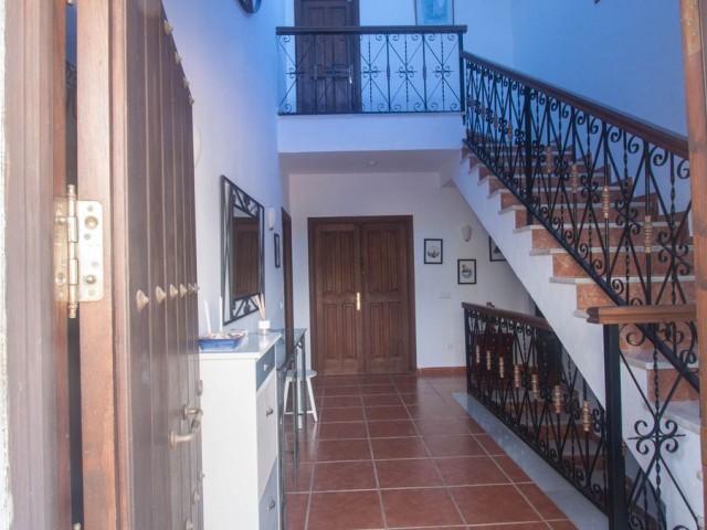 5 Bedrooms Villa in Estepona
