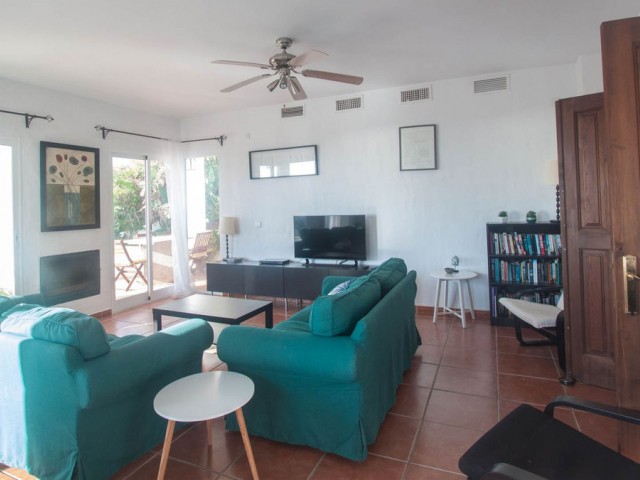 5 Bedrooms Villa in Estepona