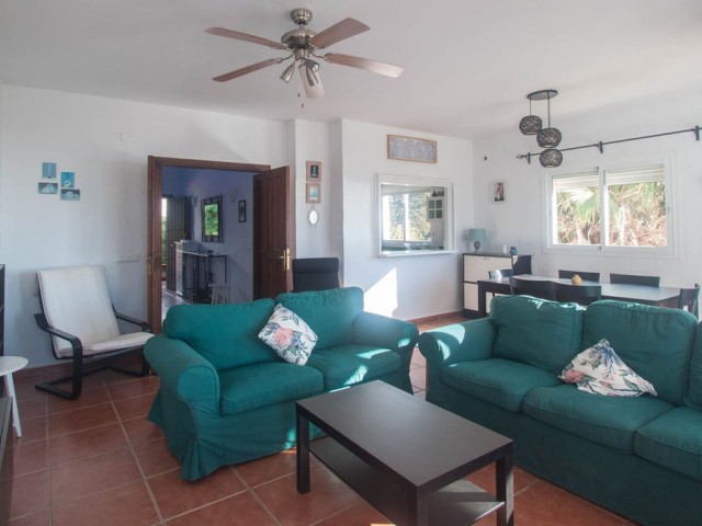 5 Bedrooms Villa in Estepona