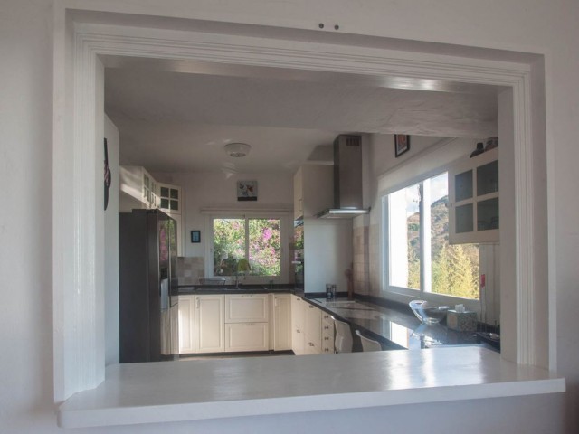 5 Bedrooms Villa in Estepona