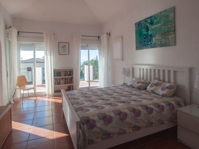5 Bedrooms Villa in Estepona