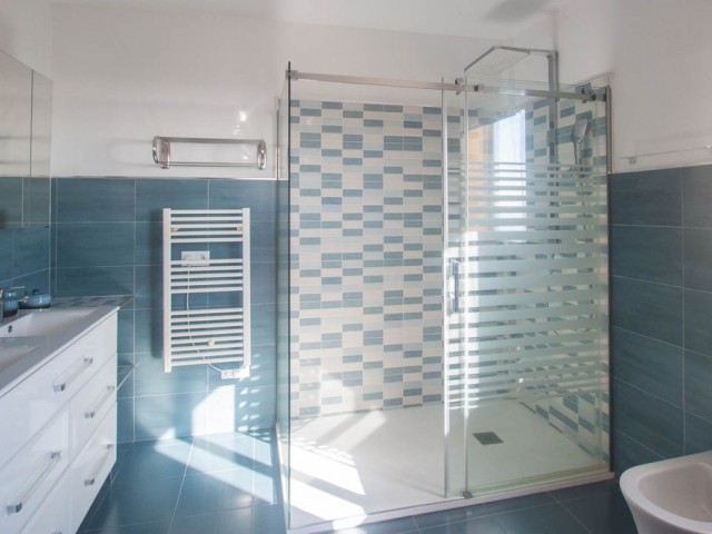 5 Bedrooms Villa in Estepona