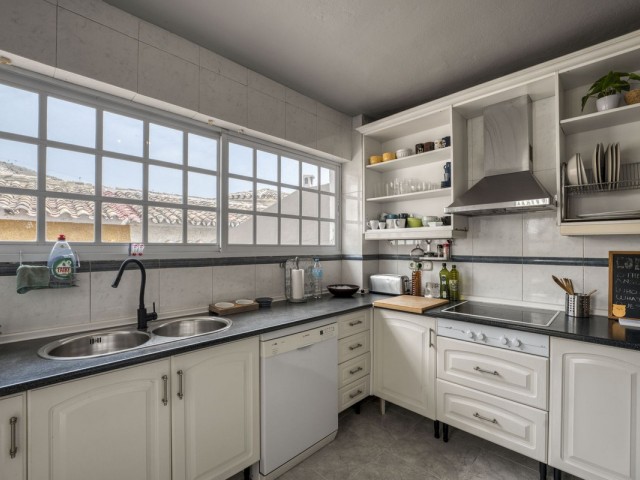 Adosado con 3 Dormitorios  en Benalmadena