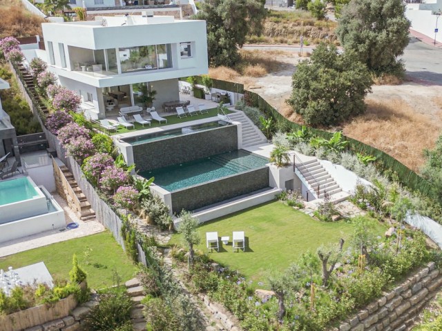 Villa avec 6 Chambres  à Mijas