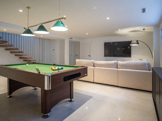 6 Bedrooms Villa in Mijas