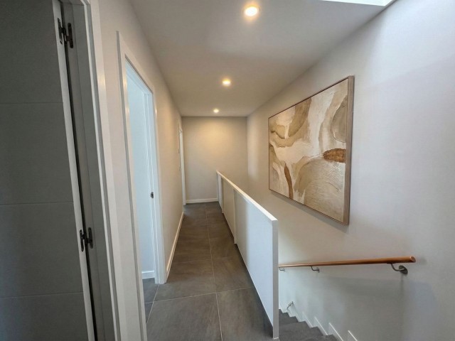 Adosado con 4 Dormitorios  en Riviera del Sol