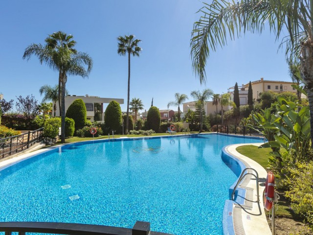 3 Bedrooms Apartment in Nueva Andalucía
