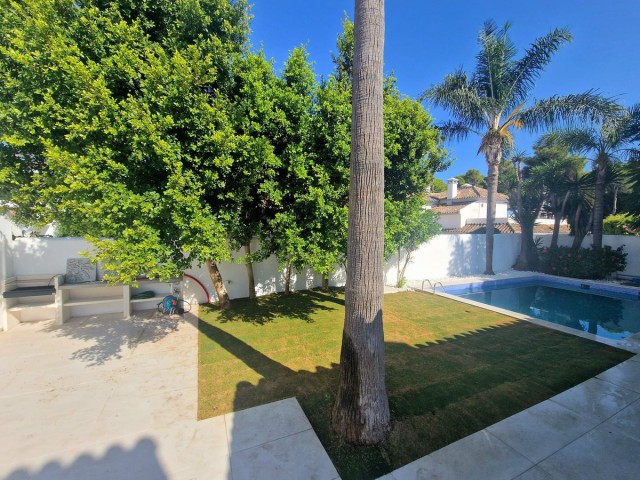 5 Bedrooms Villa in Marbella