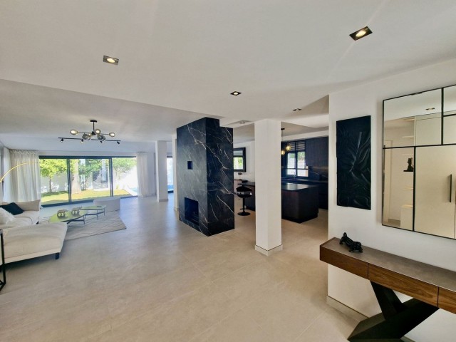 5 Bedrooms Villa in Marbella