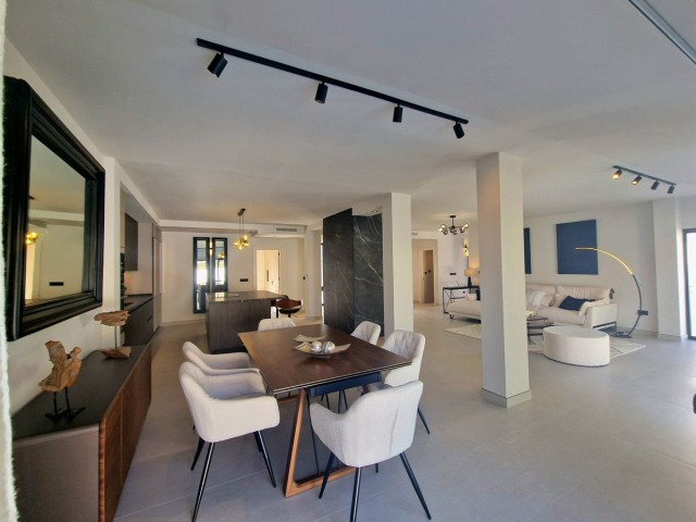5 Bedrooms Villa in Marbella
