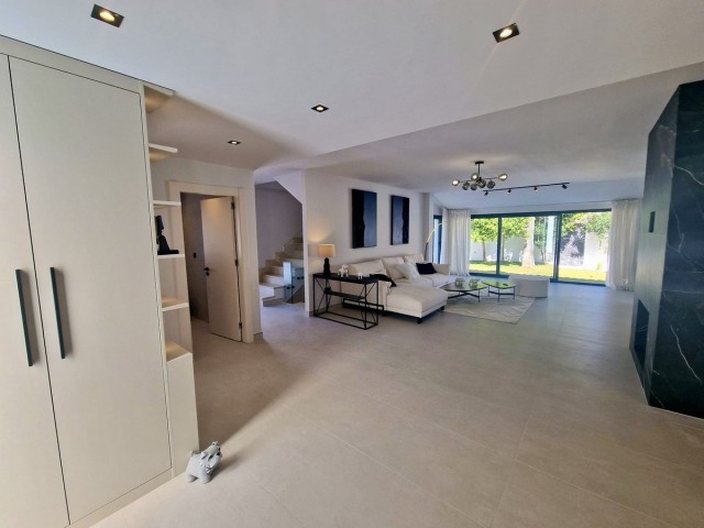 5 Bedrooms Villa in Marbella