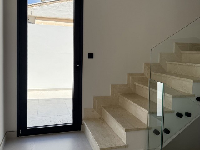 5 Bedrooms Villa in Marbella