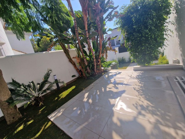 5 Bedrooms Villa in Marbella