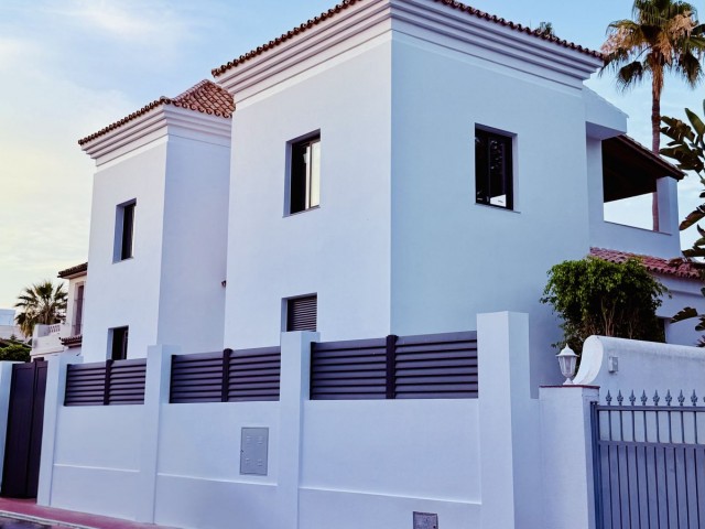 5 Bedrooms Villa in Marbella