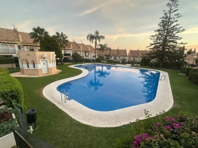 4 Makuuhuoneen Rivitalo Marbella