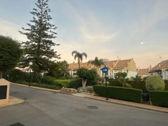 4 Makuuhuoneen Rivitalo Marbella