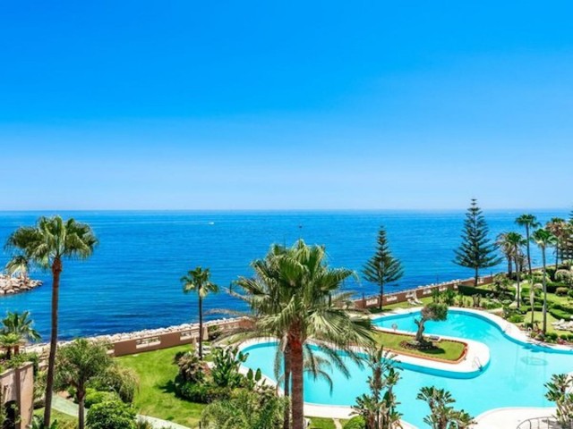 2 Bedrooms Apartment in Puerto Banús