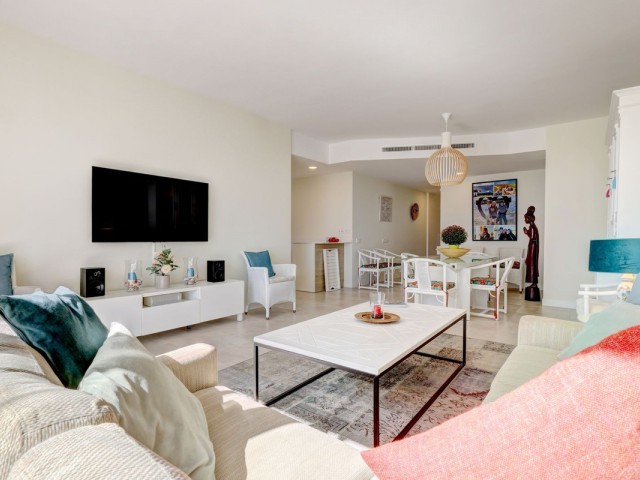 3 Bedrooms Apartment in Selwo