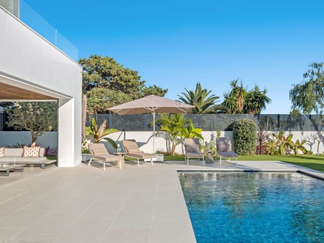 4 Bedrooms Villa in Marbesa