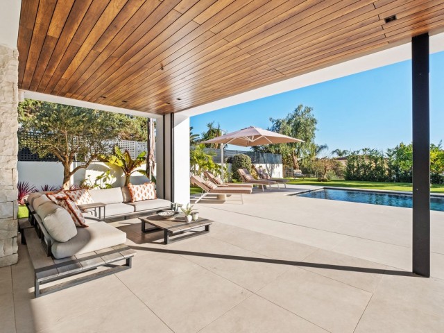 4 Bedrooms Villa in Marbesa