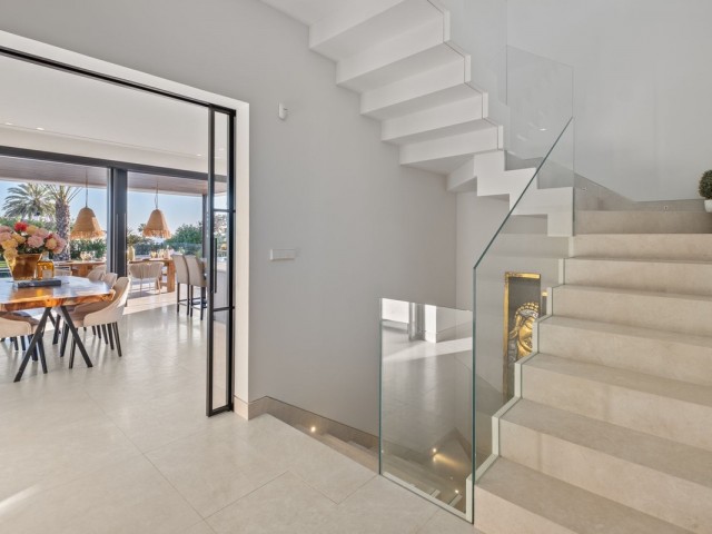 4 Bedrooms Villa in Marbesa