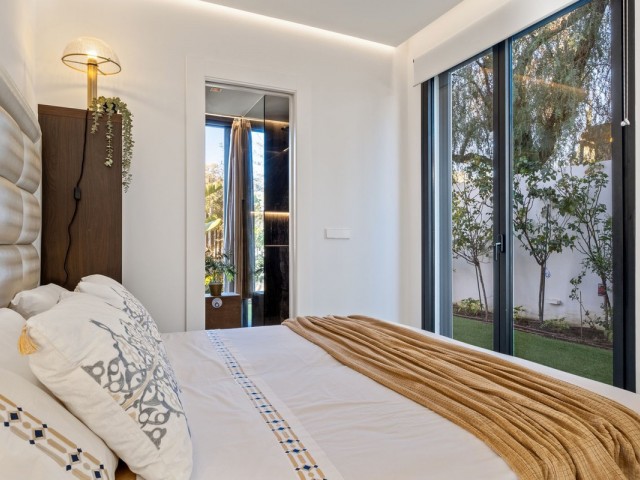 4 Bedrooms Villa in Marbesa